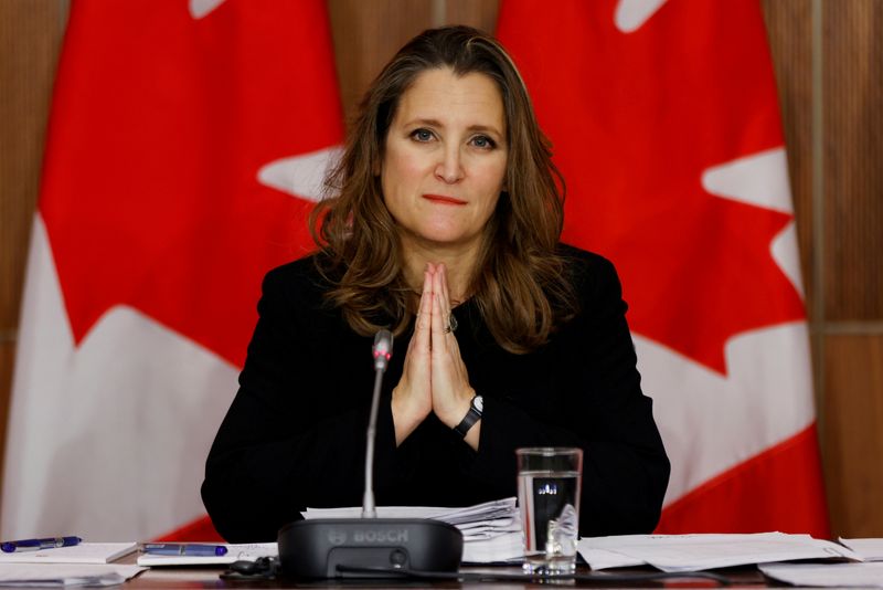 &copy; Reuters. FILE PHOTO: Canada&apos;s Finance Minister Chrystia Freeland speaks to news media in Ottawa