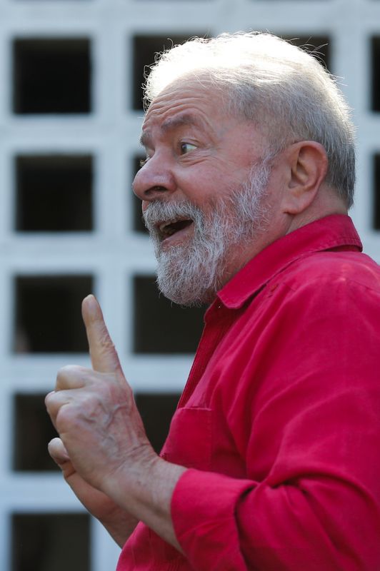 © Reuters. قاض برازيلي يلغي إدانات الرئيس السابق لولا دا سيلفا