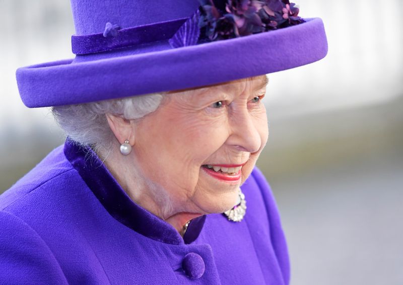 &copy; Reuters. البريطانيون منقسمون في الرأي على أساس العمر بشأن معاملة العائلة المالكة لهاري وميجان