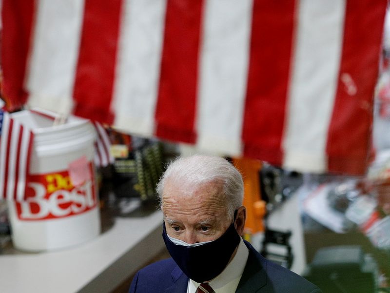 &copy; Reuters. U.S. President Biden visits hardware store to highlight coronavirus aid to small business in Washington