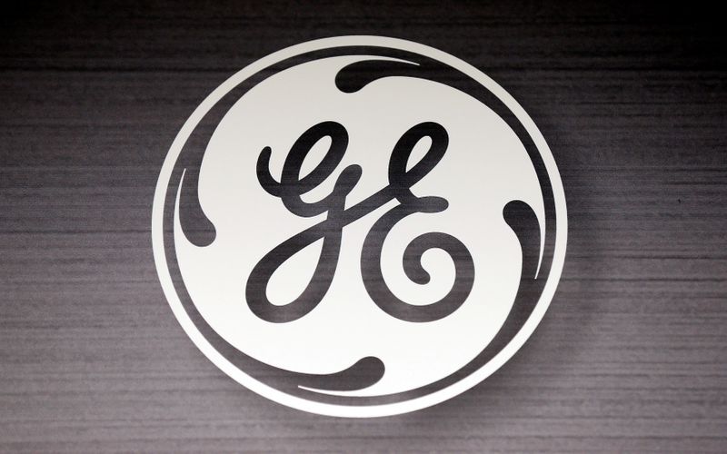 &copy; Reuters. FILE PHOTO: The General Electric logo is seen in a Sears store in Schaumburg
