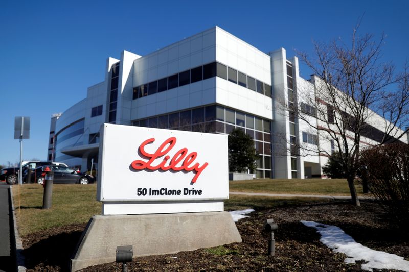 &copy; Reuters. An Eli Lilly and Company pharmaceutical manufacturing plant is pictured in Branchburg, New Jersey