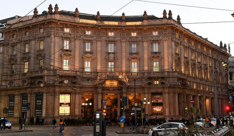&copy; Reuters. Foto de archivo del Palazzo Broggi, también conocido como Palazzo delle Poste, en Milan, Italia