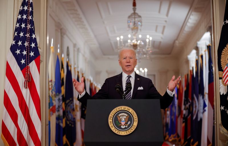 &copy; Reuters. U.S. President Biden delivers an address to the nation about the coronavirus disease (COVID-19) pandemic from the White House in Washington