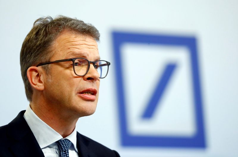 © Reuters. FILE PHOTO: FILE PHOTO: Christian Sewing, CEO of Deutsche Bank AG, addresses the media during the bank's annual news conference in Frankfurt