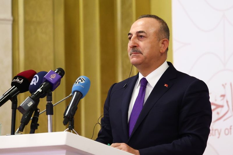 &copy; Reuters. Turkey&apos;s Foreign Minister Mevlut Cavusoglu attends a news conference in Doha