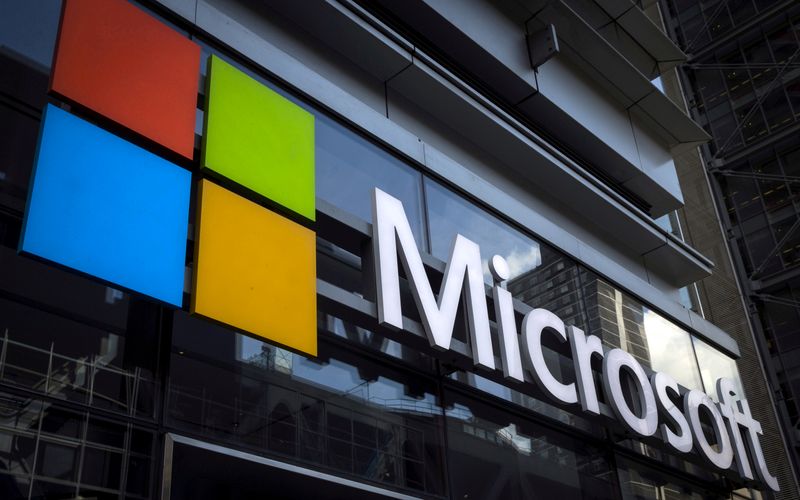 &copy; Reuters. Logo da Microsoft é visto em prédio em Nova York