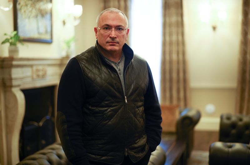 &copy; Reuters. Former Russian tycoon Mikhail Khodorkovsky poses for a pictured after an interview with Reuters in central London