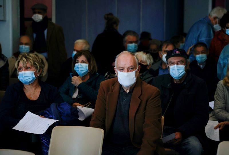 &copy; Reuters. COVID-19 vaccination campaign in Nice