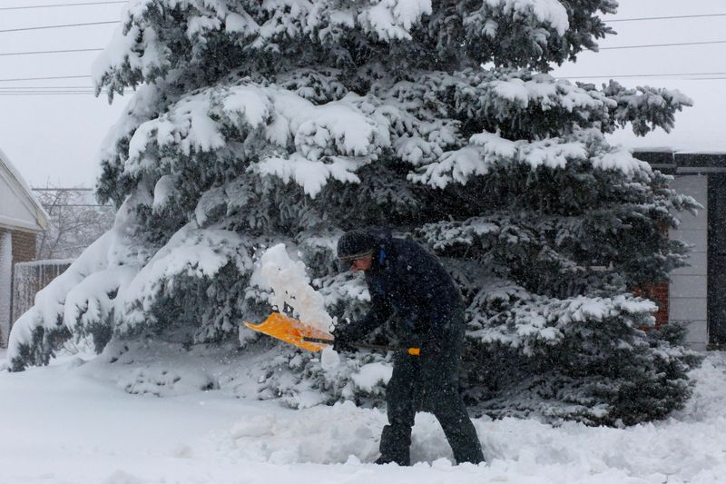 © Reuters. Severe winter storm hits Denver