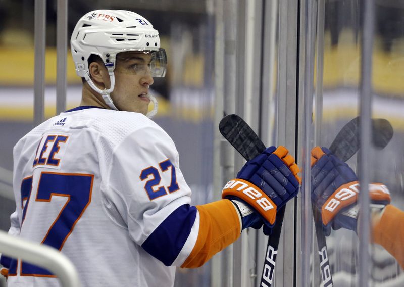 &copy; Reuters. NHL: New York Islanders at Pittsburgh Penguins