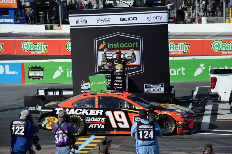 &copy; Reuters. NASCAR: Instacart 500