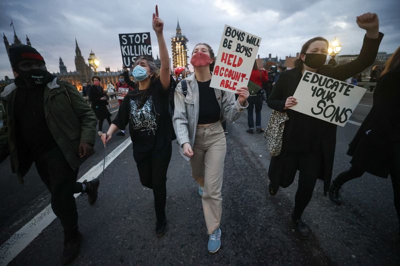 &copy; Reuters. احتجاج في لندن على ممارسات الشرطة بعد مقتل امرأة
