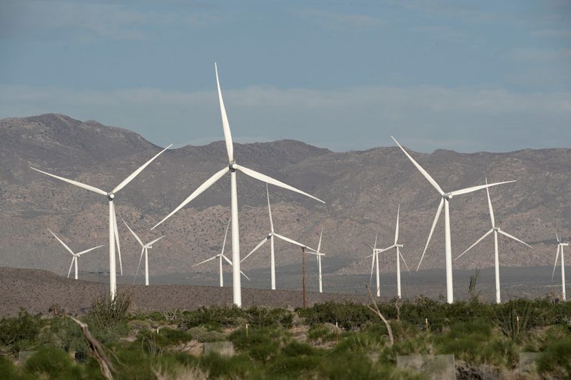 &copy; Reuters. FILE PHOTO: Power-generating Siemens 2.37 megawatt (MW) wind turbines are seen at the Ocotillo Wind Energy Facility as the spread of the coronavirus disease (COVID-19) continues in this aerial photo taken over Ocotillo, California