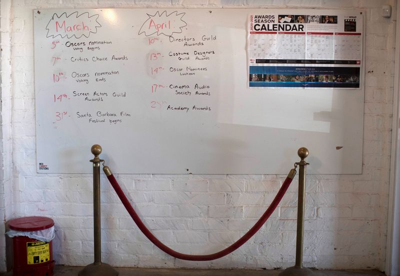 © Reuters. Award shows dates are pictured on a board at Red Carpet Systems during the outbreak of the coronavirus disease (COVID-19), in Los Angeles