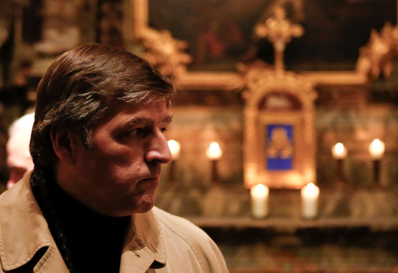 &copy; Reuters. FILE PHOTO: Austrian priest Helmut Schueller arrives for a mass at the Nepomuk chapel in Bregenz