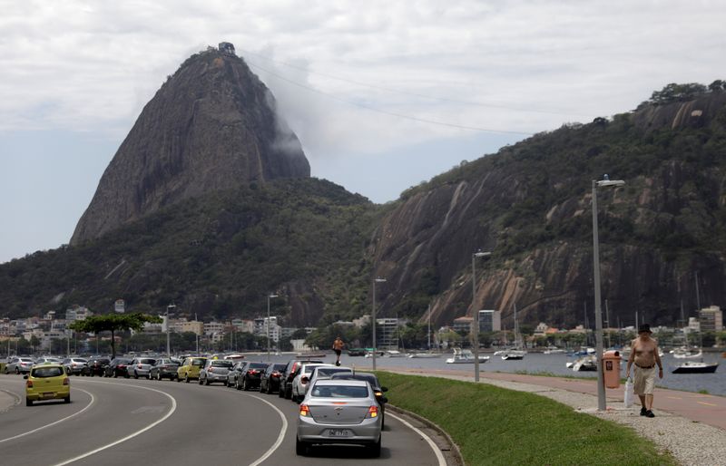 © Reuters. Motoristas de aplicativos durante manifestação da categoria em 2017, no Rio de Janeiro