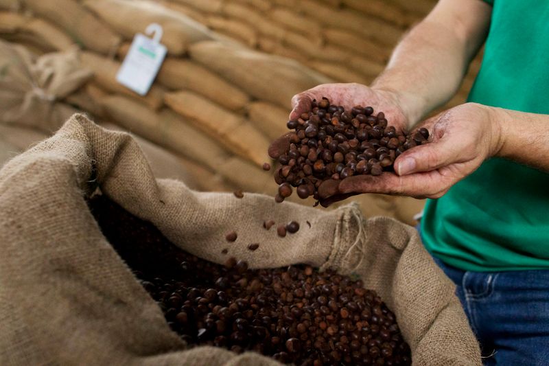 © Reuters. Operação 'Expresso' contra sonegação no setor de café estima fraudes de mais de R$1 bi