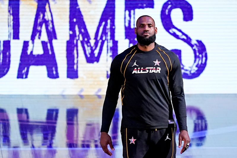 &copy; Reuters. FILE PHOTO: NBA: All Star Game-Team Lebron vs Team Durant