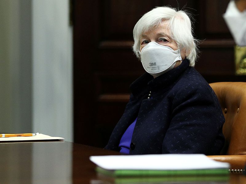 &copy; Reuters. FILE PHOTO: U.S. Treasury Secretary Yellen attends economic briefing at the White House in Washington