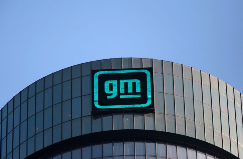 &copy; Reuters. Logo of GM atop the company headquarters