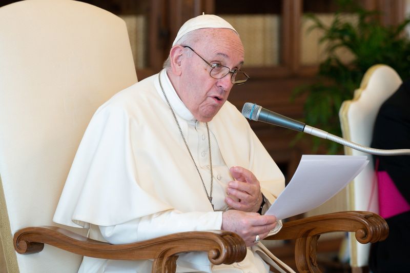 &copy; Reuters. البابا فرنسيس يدعو إلى وقف العنف ضد المحتجين في ميانمار