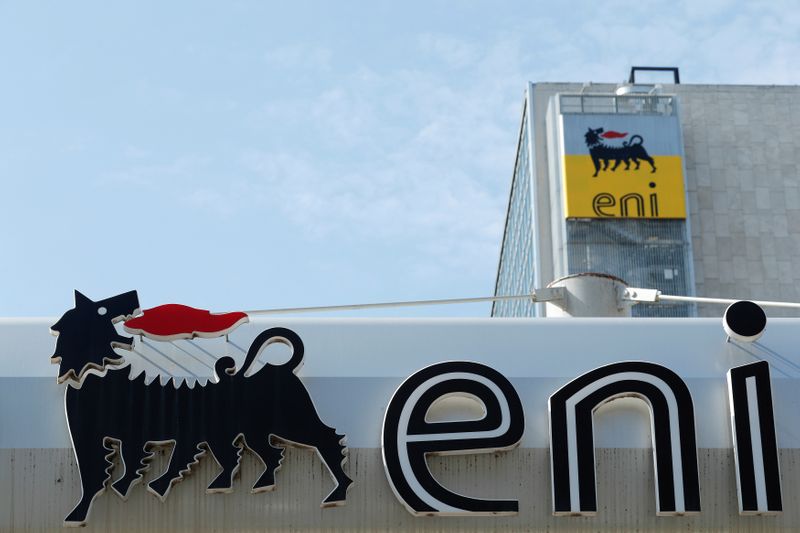 &copy; Reuters. FILE PHOTO: The logo of Italian energy company Eni is seen at a gas station in Rome