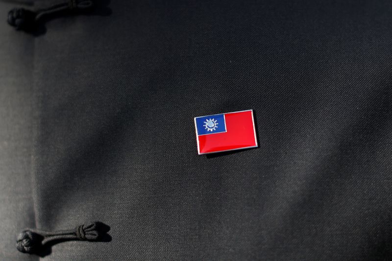 &copy; Reuters. LA FRANCE RECADRE LA CHINE APRÈS DES AVERTISSEMENTS AU SUJET D&apos;UNE VISITE À TAÏWAN