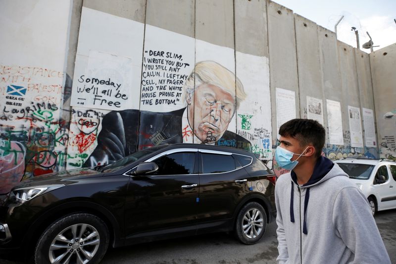 &copy; Reuters. مصدران: إدارة بايدن تعكف على وضع خطة لإعادة العلاقات الأمريكية مع الفلسطينيين