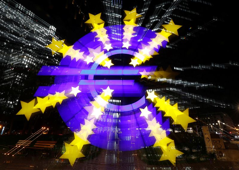 &copy; Reuters. The euro sign is photographed in front of the former head quarter of the European Central Bank in Frankfurt