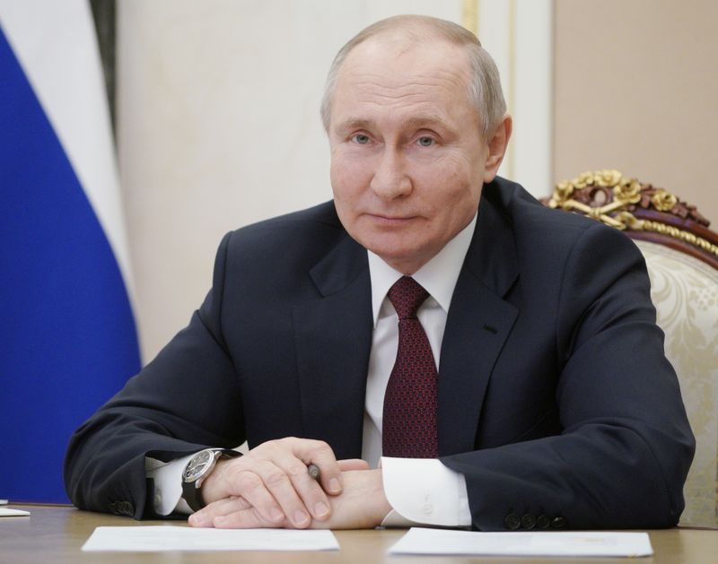 &copy; Reuters. في حديث تلفزيوني.. بوتين يتمنى الصحة لبايدن بعد أن وصفه بالقاتل