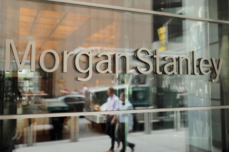 &copy; Reuters. Logo di Morgan Stanley presso la sede di New York