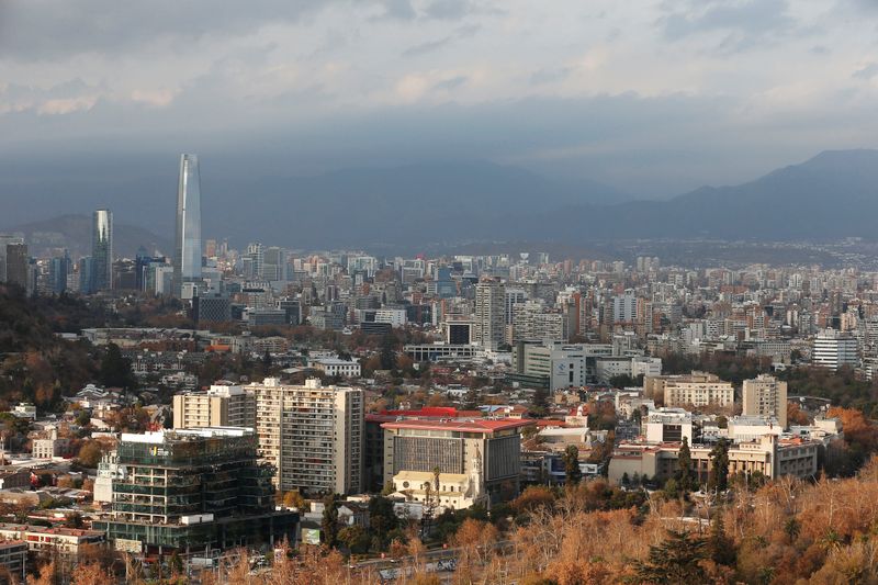 &copy; Reuters. Vista panorâmica de Santiago