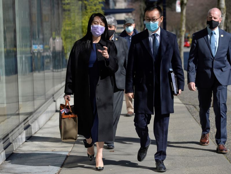 &copy; Reuters. FILE PHOTO: Huawei Technologies Chief Financial Officer Meng Wanzhou leaves court on a break in Vancouver
