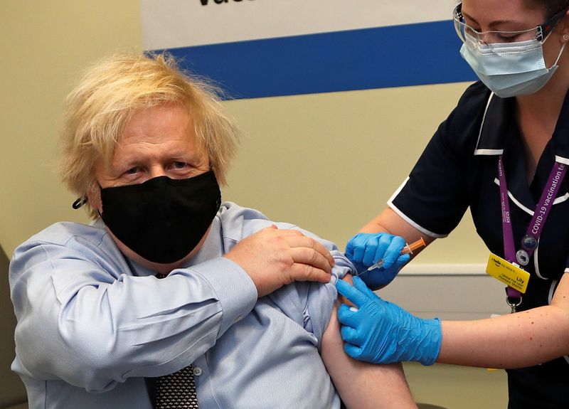 &copy; Reuters. Premiê britânico é vacinado em Londres