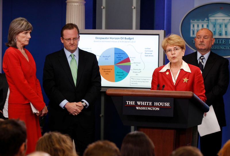 &copy; Reuters. FILE PHOTO: Administration officials speak to press about BP oil spill at White House in Washington