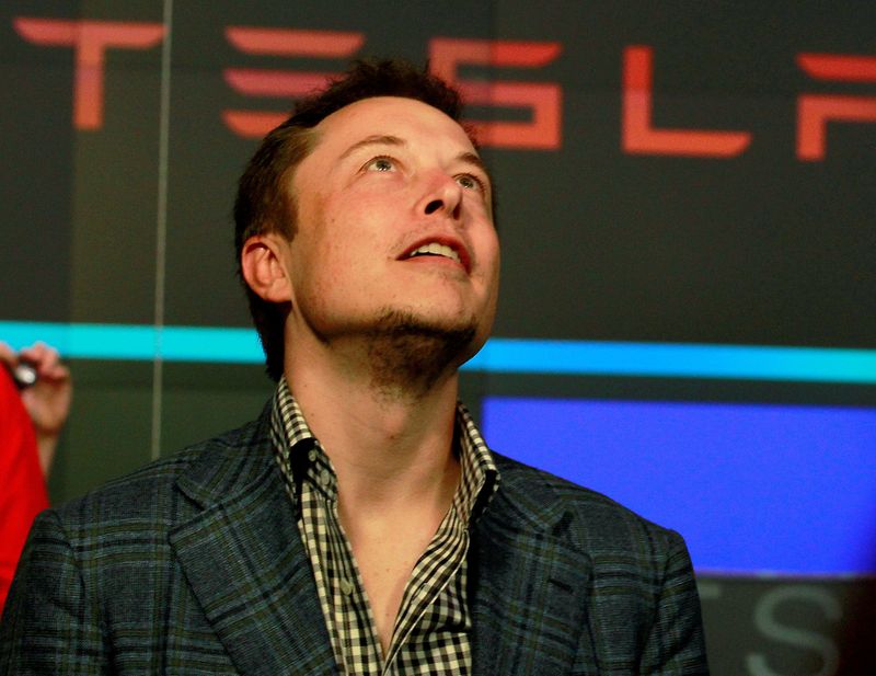 &copy; Reuters. FILE PHOTO: Tesla&apos;s CEO, Elon Musk