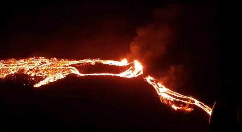 &copy; Reuters. アイスランド首都近くで火山が噴火、12世紀以来