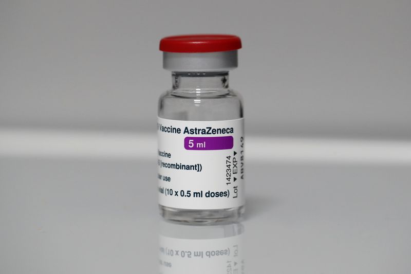 &copy; Reuters. France resumes the use of the AstraZeneca COVID-19 vaccine