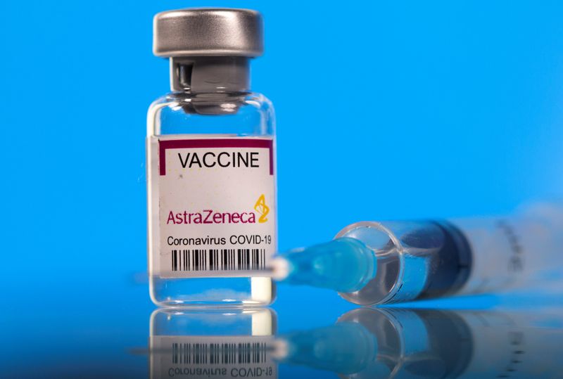 &copy; Reuters. FILE PHOTO: Picture illustration of a vial labelled with the AstraZeneca coronavirus disease (COVID-19) vaccine