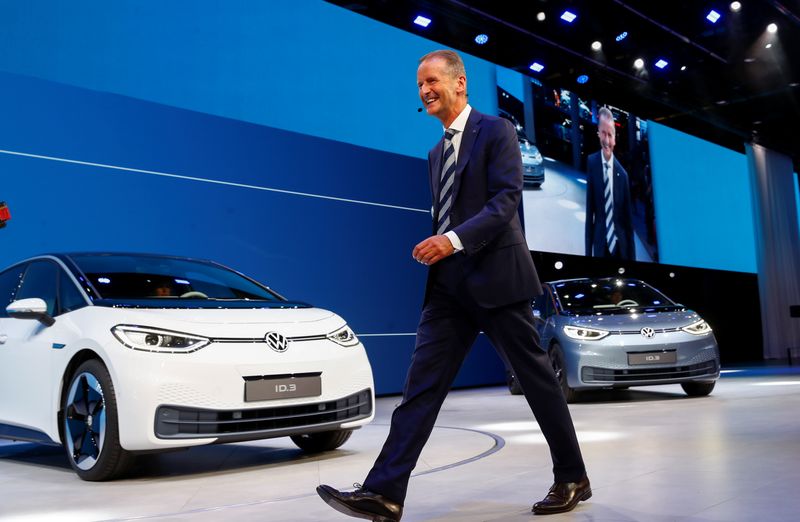 &copy; Reuters. Presentation of Volkswagen&apos;s electric ID.3 pre-production prototype car on the eve of the International Frankfurt Motor Show IAA in Frankfurt