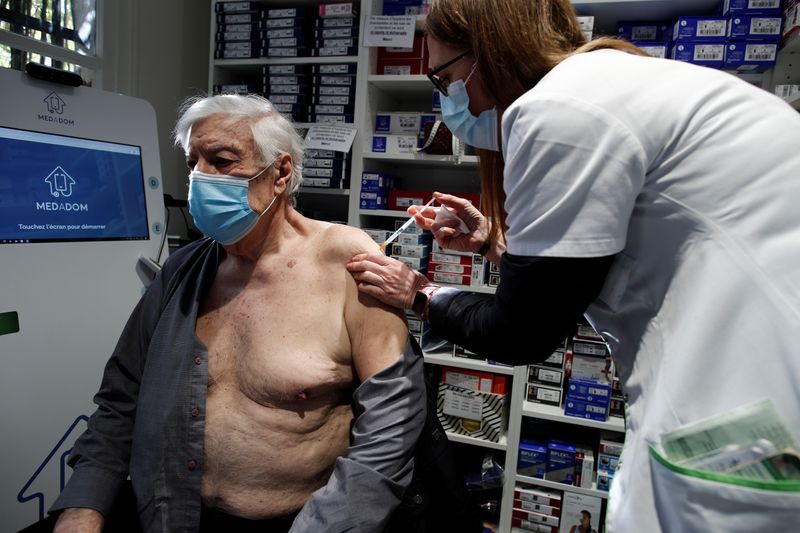 &copy; Reuters. Vacinação contra Covid-19 na França