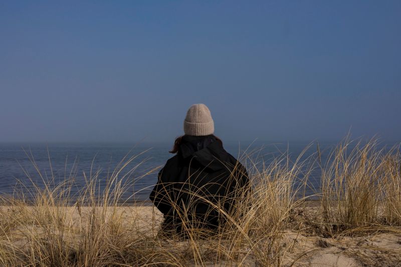 &copy; Reuters. Paulina, a 29-year-old Polish woman who is not able to proceed with abortion as Polish court ruling restricted abortion even further, only allowing for it in the case of rape looks at the sea in Gdynia