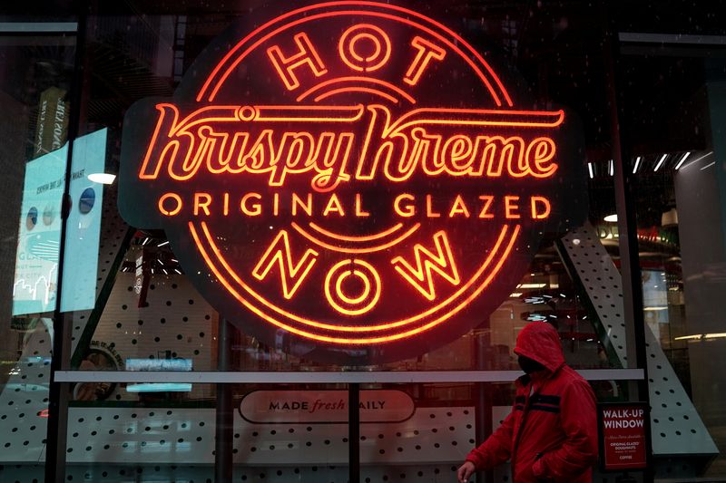 &copy; Reuters. Placa da rede de rosquinhas Krispy Kreme em Nova York