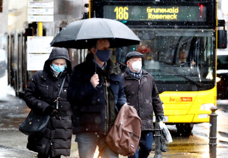 &copy; Reuters. CORONAVIRUS: PLUS DE 15.000 NOUVEAUX CAS RECENSÉS EN ALLEMAGNE