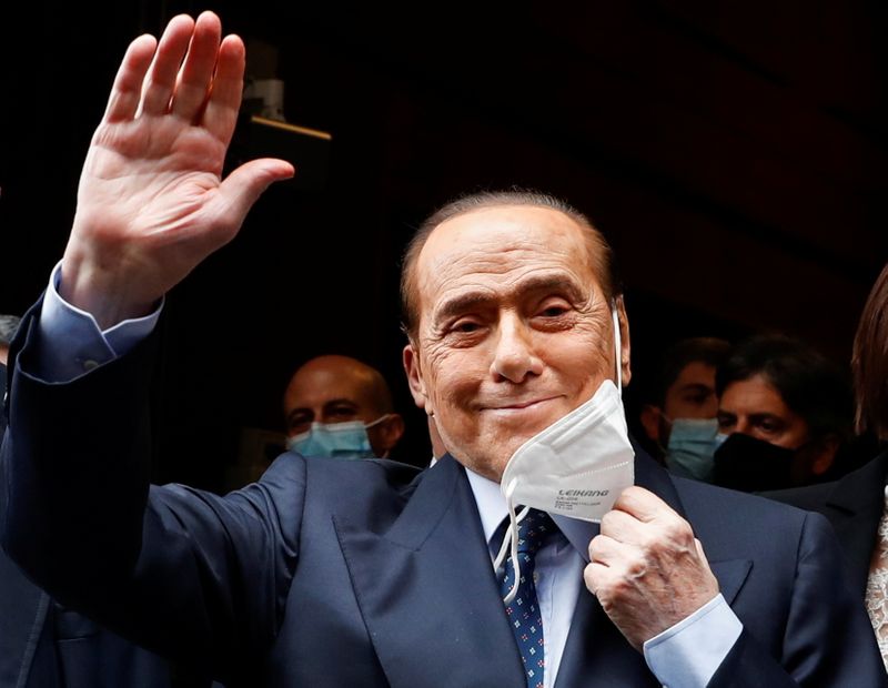 &copy; Reuters. Berlusconi arrives at Montecitorio Palace for talks on forming a new government, in Rome