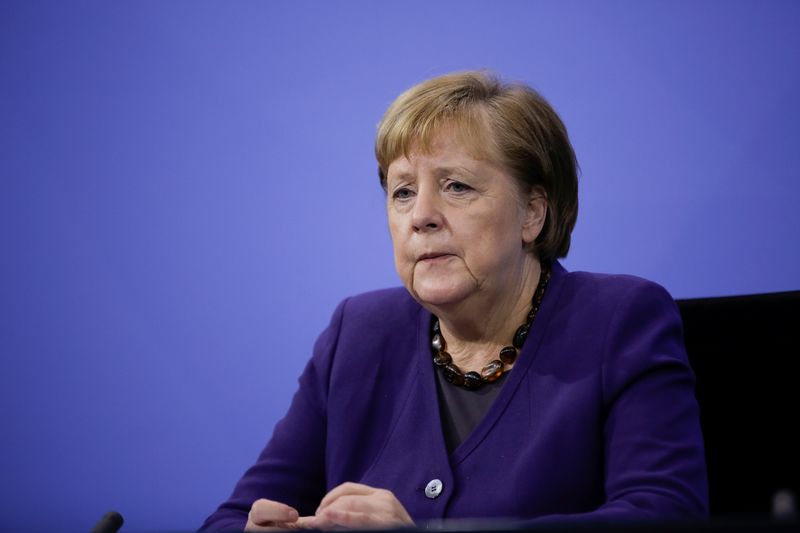 &copy; Reuters. Foto de archivo de la canciller alemana Angela Merkel en una rueda de prensa en Berlín