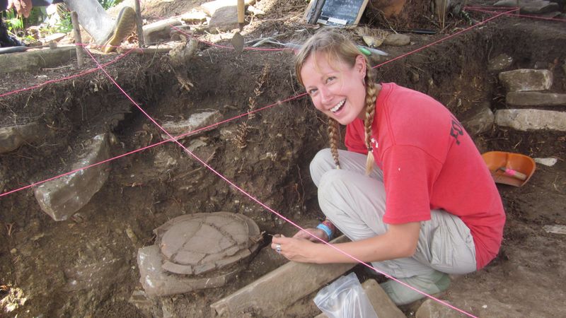 &copy; Reuters. Archeologist Amy Thompson excavates at the ancient Maya site of Uxbenka