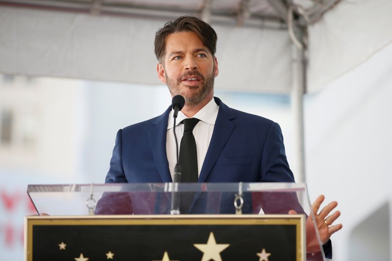 &copy; Reuters. FILE PHOTO: Entertainer Harry Connick Jr. speaks during his Hollywood Walk of Fame star ceremony in Los Angeles