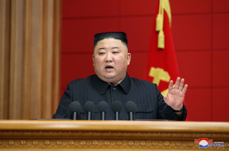 © Reuters. North Korea's leader Kim Jong Un attends first short course for chief secretaries of the city and county Party committees in Pyongyang